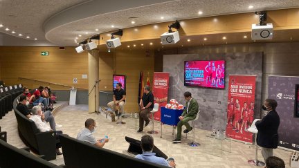 El auditorio José Luis Borau de la CARTV ha acogido la presentación de la campaña de abonados de Casademont Zaragoza.
