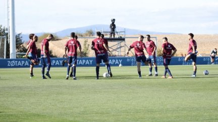 Imagen de un calentamiento del conjunto oscense