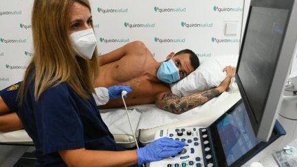 Alberto Guitián durante el reconocimiento médico