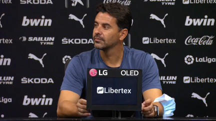 Míchel Sánchez en la sala de prensa de Mestalla.