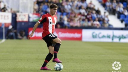 Gaizka Larrazabal durante un encuentro con el Athletic