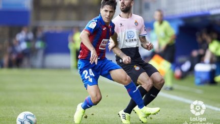 Álvaro Tejero, en un partido con el Eibar.