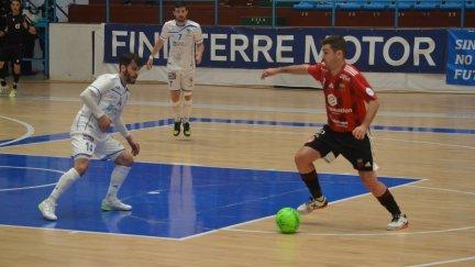 Javi Alonso, durante el anterior partido contra el O Parrulo.