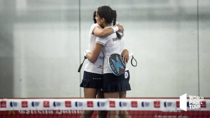 Las gemelas Sánchez Alayeto celebrando la victoria