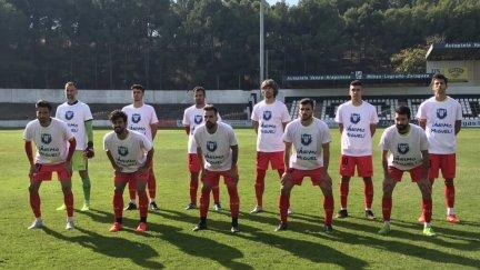 La plantilla de la SD Ejea mostrando su apoyo a Miguel Linares