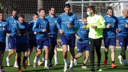 La SD Huesca se ha ejercitado esta mañana en el IES Pirámida.
