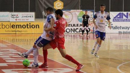 Junaqui, en una imagen del duelo frente a ElPozo.