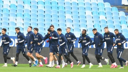 La plantilla del Real Zaragoza durante un entrenamiento