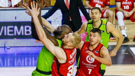 El Casademont Zaragoza durante un partido.
