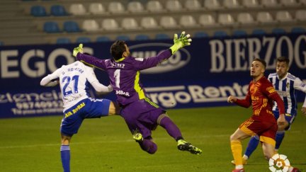 Cristian Álvarez durante el encuentro de este domingo