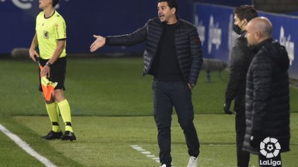Míchel da órdenes en el partido ante el Levante. (Imagen: LaLiga).
