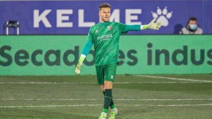 Álvaro Fernández, en un partido de esta temporada con la SD Huesca.