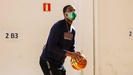 Patrick Onwenu ya trabaja con el Levitec Huesca.