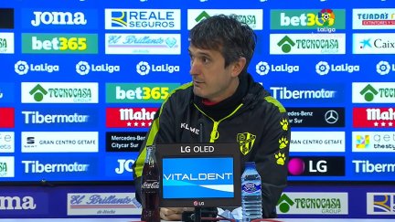 Pacheta en rueda de prensa