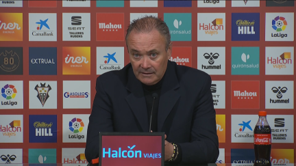 Juan Ignacio Martínez en la rueda de prensa frente al Albacete