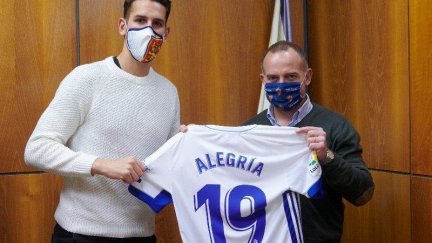 Álex Alegría durante su presentación con el Real Zaragoza