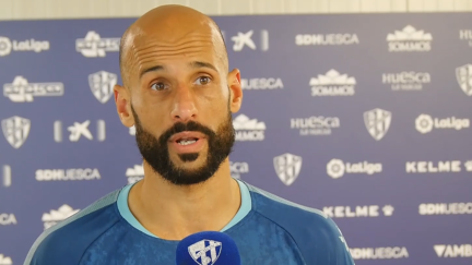 Mikel Rico, hablando para el club
