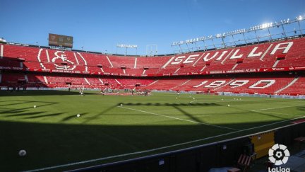 La SD Huesca busca esta tarde los tres puntos en el campo del Sevilla.