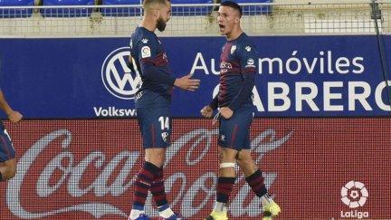 La SD Huesca juega este domingo un duelo crucial en su pelea por la permanencia.