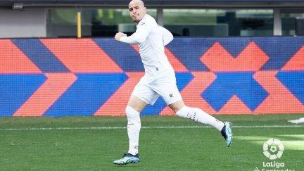 Sandro celebra el gol anotado en Ipurúa este sábado.