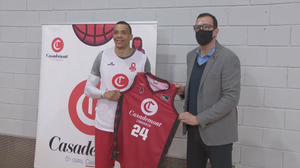 Jacob Wiley durante la presentación con el Casademont Zaragoza.