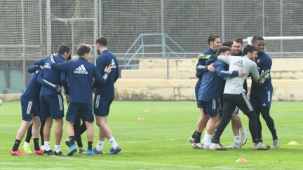 La plantilla del Real Zaragoza quiere recuperar esta tarde la senda de la victoria.