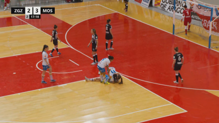 Las jugadoras del Sala Zaragoza celebran el 3-3 anotado al principio de la segunda parte.