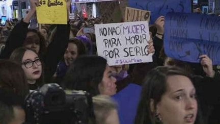 Imagen de una concentración del 8M