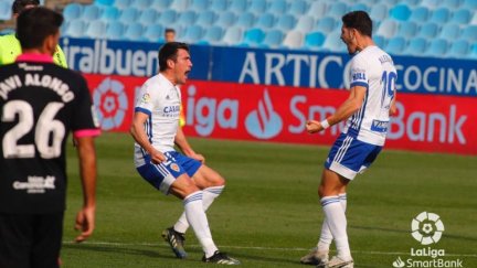Alegría celebra su gol junto al capitán Zapater. Foto: LaLiga.