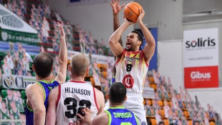 El Casademont Zaragoza durante un partido de la BCL.