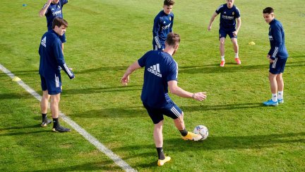 El Real Zaragoza jugará esta noche ante el Mirandés fuera de la zona de descenso.