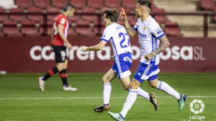 Juanjo Naváez celebra el tanto del empate