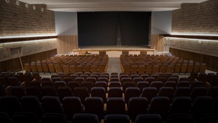 El interior del renovado cine Salón Blanco, en la Almunia de Doña Godina (Zaragoza)
