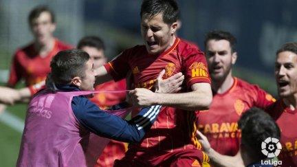 Los jugadores del Real Zaragoza celebran el gol ante el Fuenlabrada. Imagen: LaLiga.