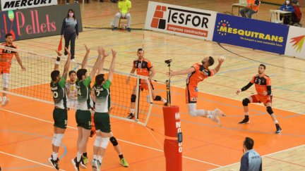 El CV Teruel durante el partido.