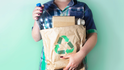 Practicar la economía circular es una forma de reducir nuestro impacto medioambiental.