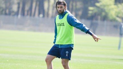 Gastón Silva, en la sesión de entrenamiento de este lunes en el IES Pirámide.