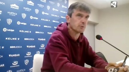 Pacheta en rueda de prensa