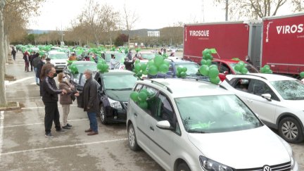Alrededor de 400 vehículos han secundado la protesta.