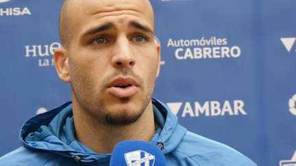 Sandro Ramírez, hablando para el Huesca.