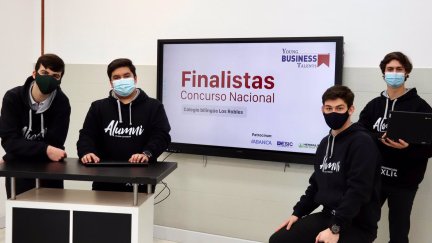 Integrantes de uno de los equipos finalistas del Young Business Talent