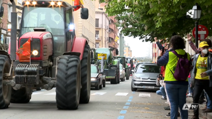 Fotografía de la tractorada convocada este jueves en Huesca.