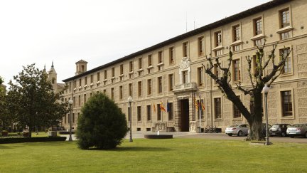 Fachada edificio Gobierno de Aragón.