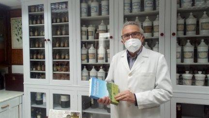 Jesús Catalán, farmacéutico de Luna (Zaragoza).