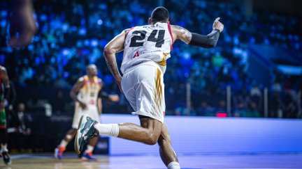 Jacob Wiley celebra una canasta en el duelo de semifinales ante el Pinar Karsiyaka.