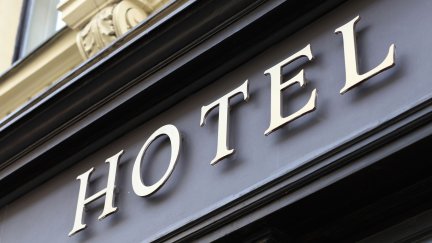 Fachada de un hotel en Zaragoza.
