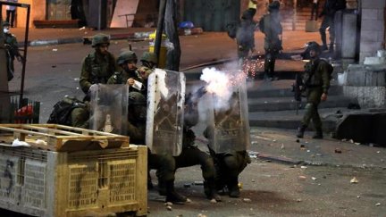 Las fuerzas armadas israelís durante el enfrentamiento con palestinos en Hebron.