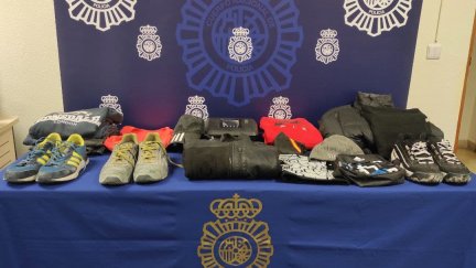 Indumentaria con la que el detenido cometía los robos.