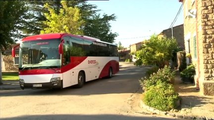 Un autobús, parado en la estación de autobuses de Huesca