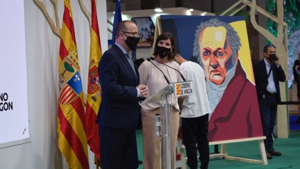 El consejero de Educación y Cultura, Felipe Faci, durante su visita al pabellón de Aragón en Fitur